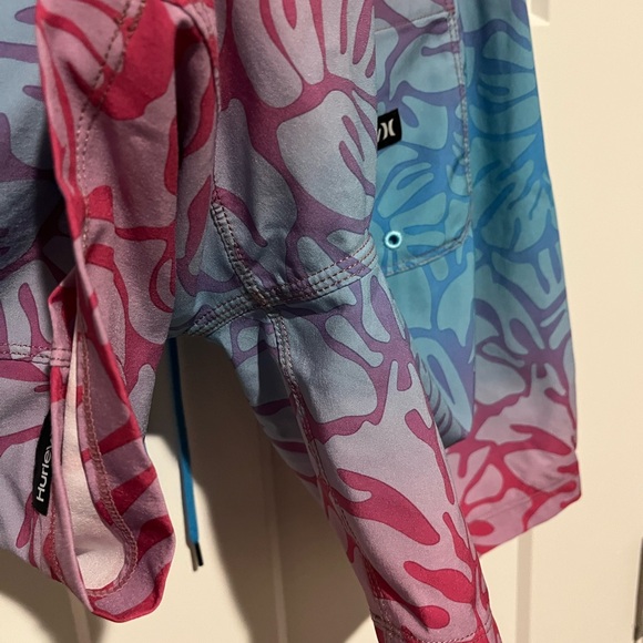 Hurley Men’s Colorful Floral Swim Shorts Size L - Picture 3 of 8